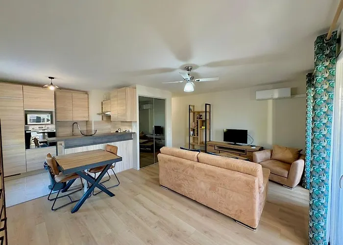 Plein Coeur De Raphael Acces Mer, Parking Et Terrasse Apartment *